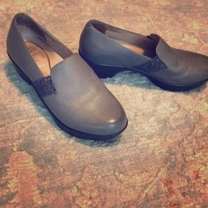 Dansko grey size 40 clog